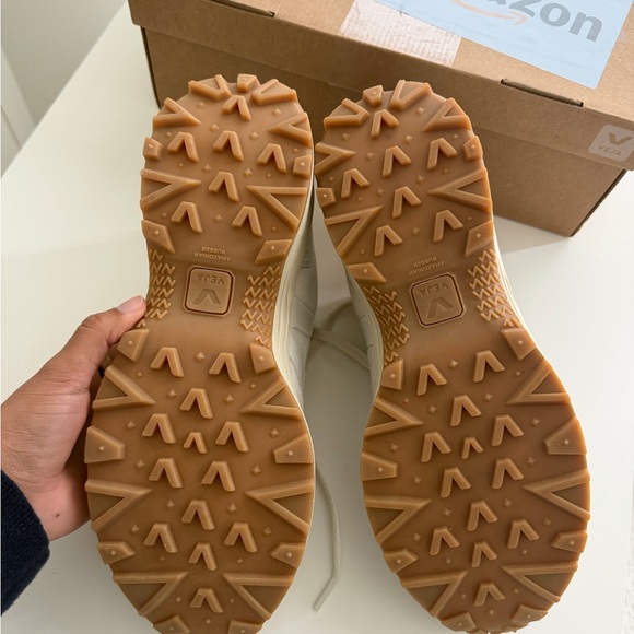 New Veja V-10 Style - size 10 - Picture 4 of 4